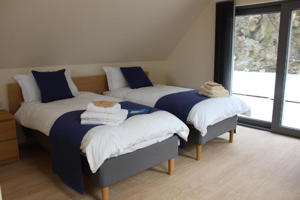 Wilderness Apartments room 3